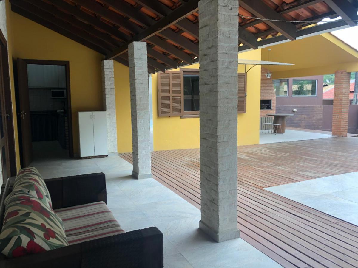Linda Casa Com Piscina Em Bombinhas, Espaco Inteiro Exterior foto