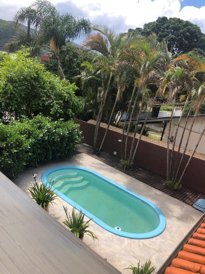 Linda Casa Com Piscina Em Bombinhas, Espaco Inteiro Exterior foto